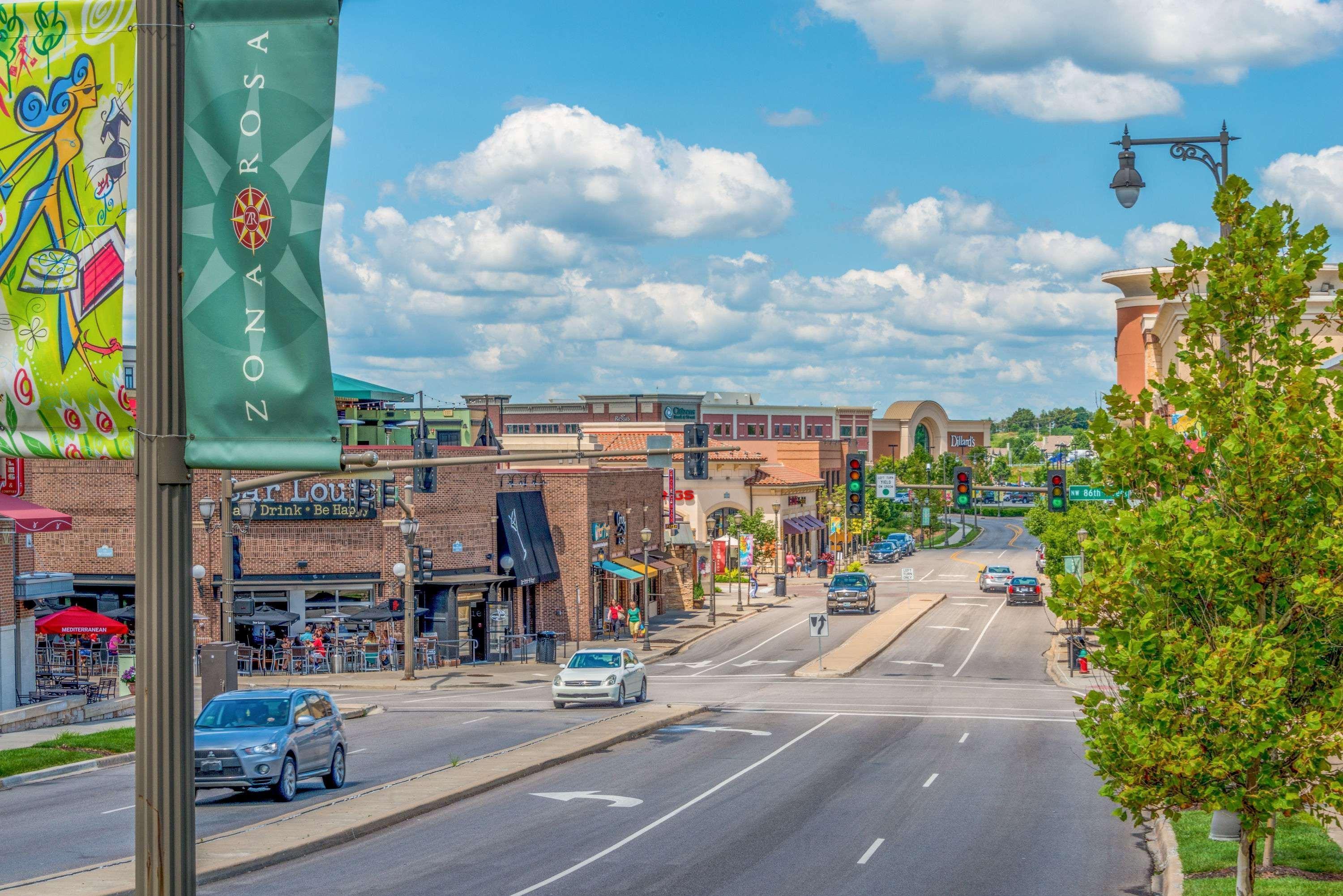 Super 8 By Wyndham Kansas City At Barry Road/Airport Εξωτερικό φωτογραφία
